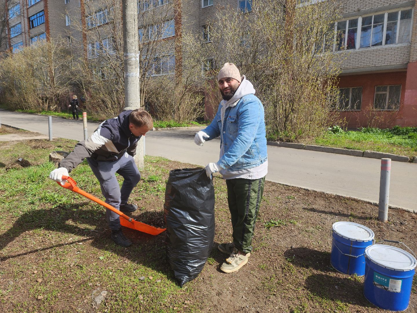 красноармейск, г.о. пушкинский, субботник, поливальная машина,