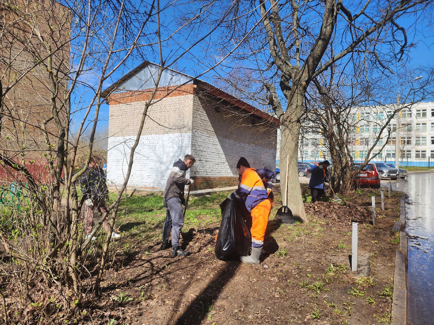 красноармейск, г.о. пушкинский, субботник, поливальная машина,