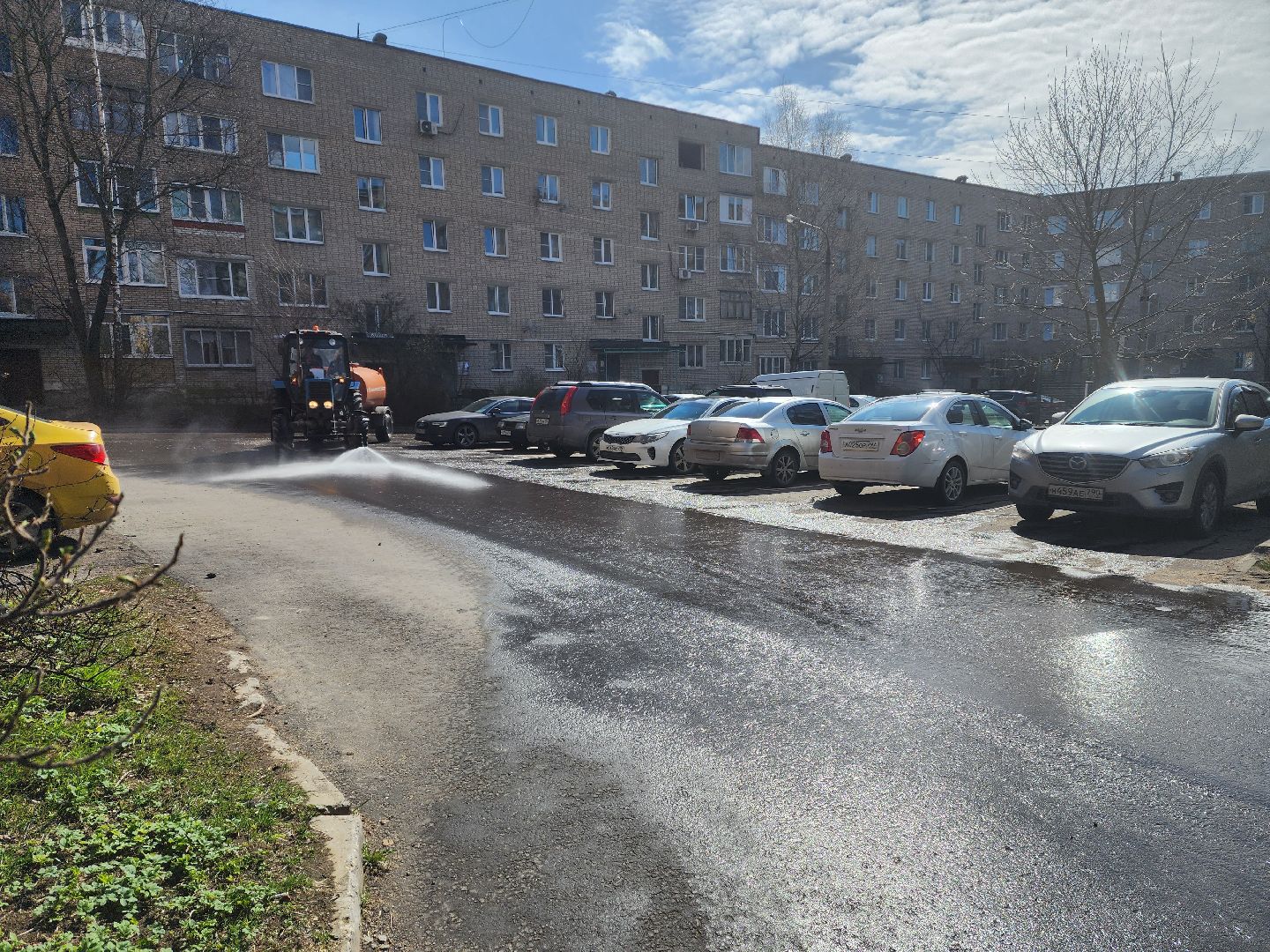 красноармейск, г.о. пушкинский, субботник, поливальная машина,