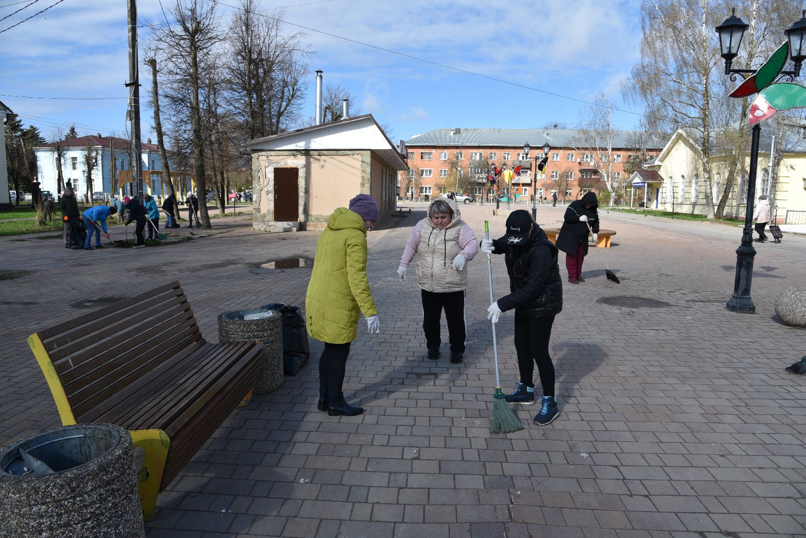 лотошино, субботник, региональный субботник, уборка улиц, благоустройство,