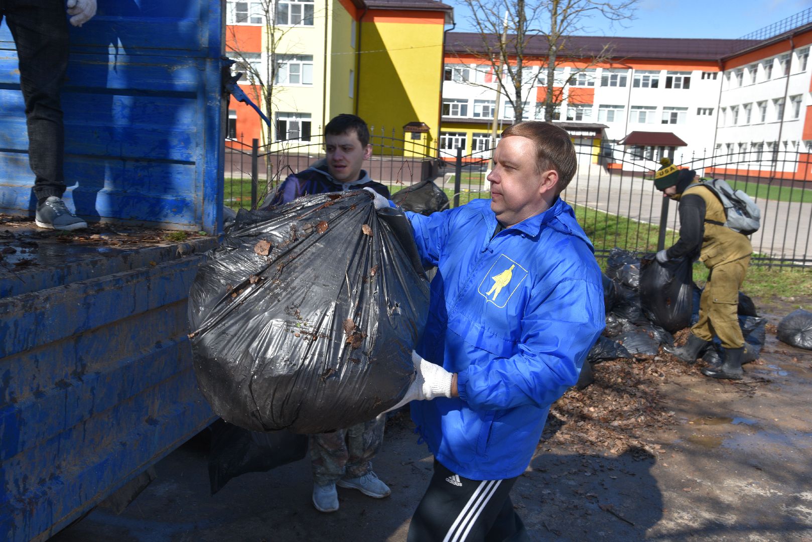 лотошино, субботник, региональный субботник, уборка улиц, благоустройство,