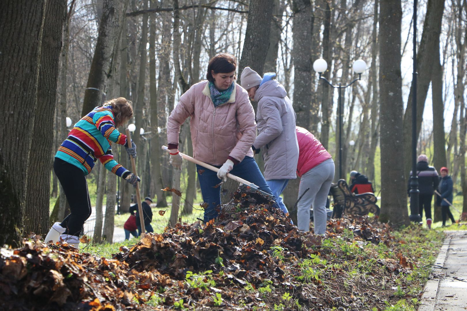 лотошино, субботник, региональный субботник, уборка улиц, благоустройство,