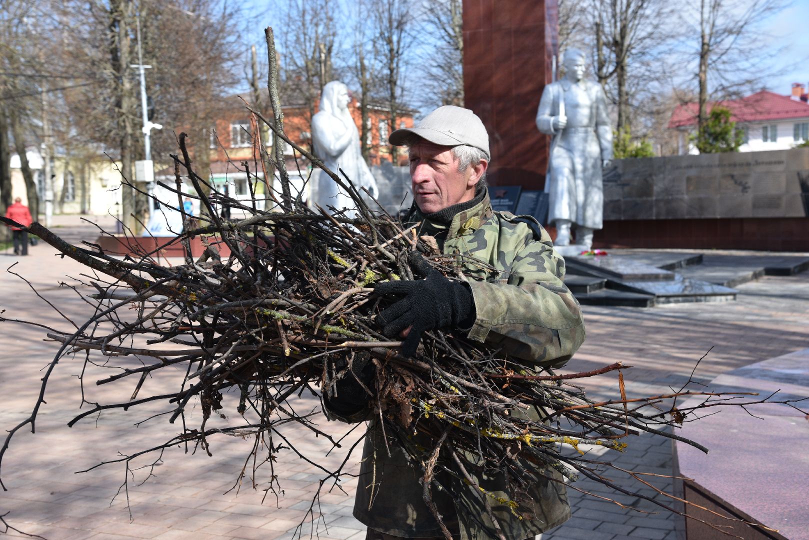 лотошино, субботник, региональный субботник, уборка улиц, благоустройство,