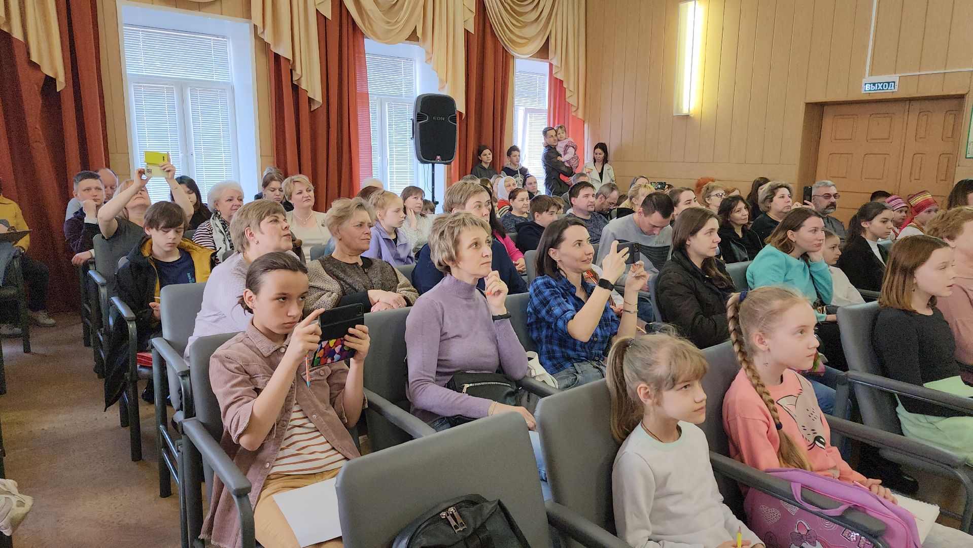 кашира, дши, отчетный концерт, сибемольки, хор, капельки, рябиновая гроздь, баян, домра,