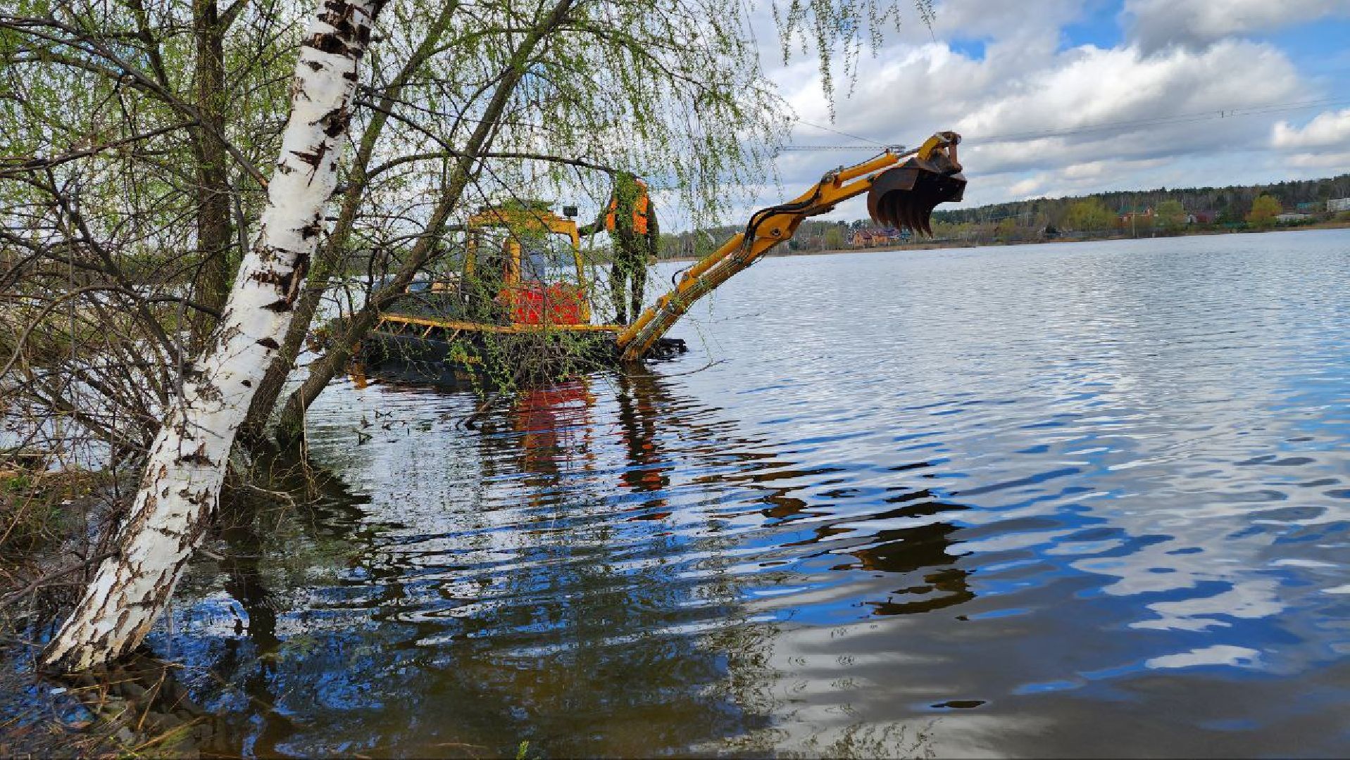 люберцы, кореневский карьер, плавающий экскаватор,