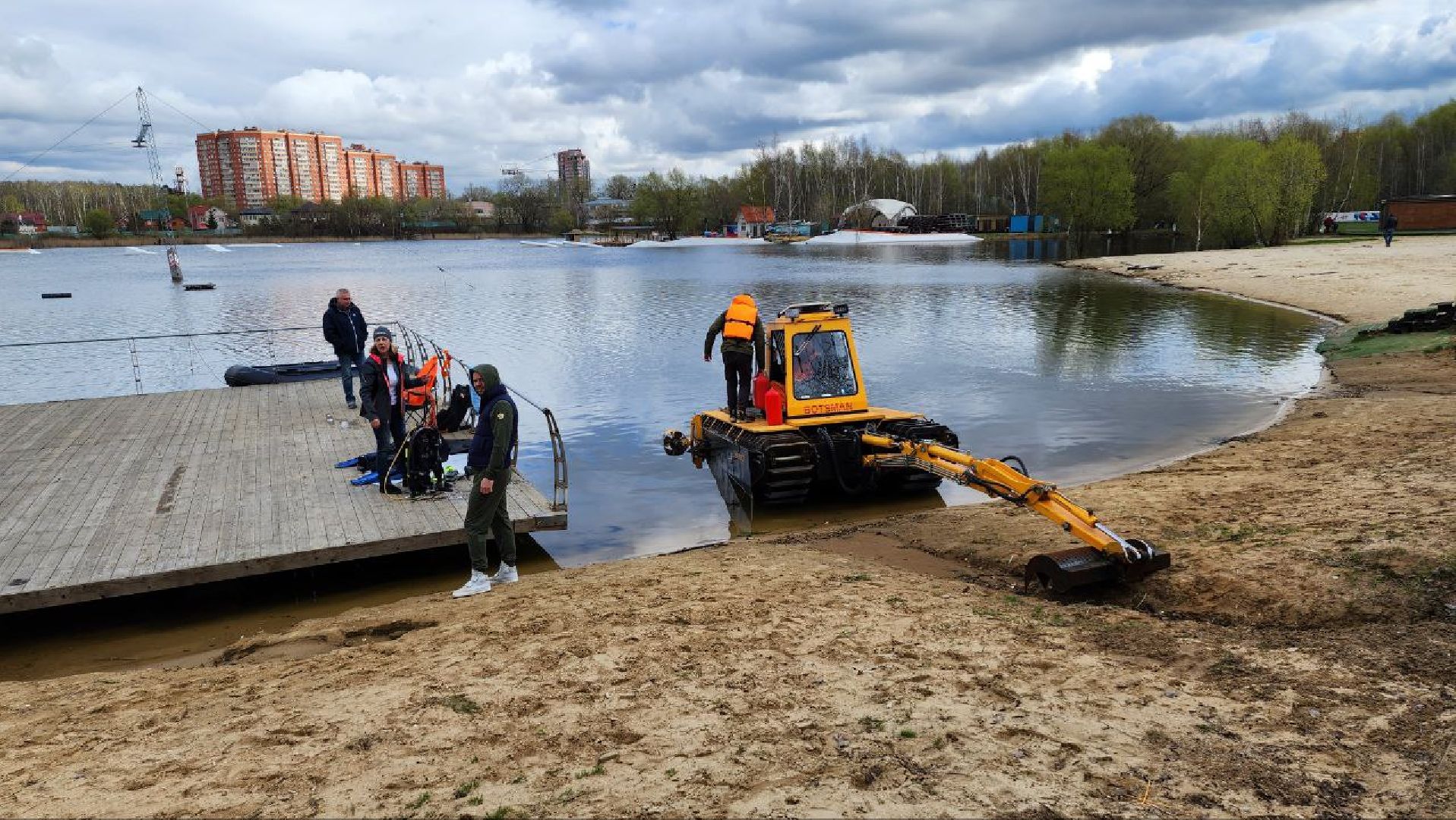 люберцы, кореневский карьер, плавающий экскаватор,