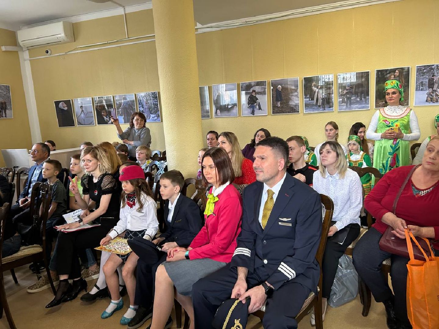 читающая семья, библиотека Ахматовой, Домодедово,