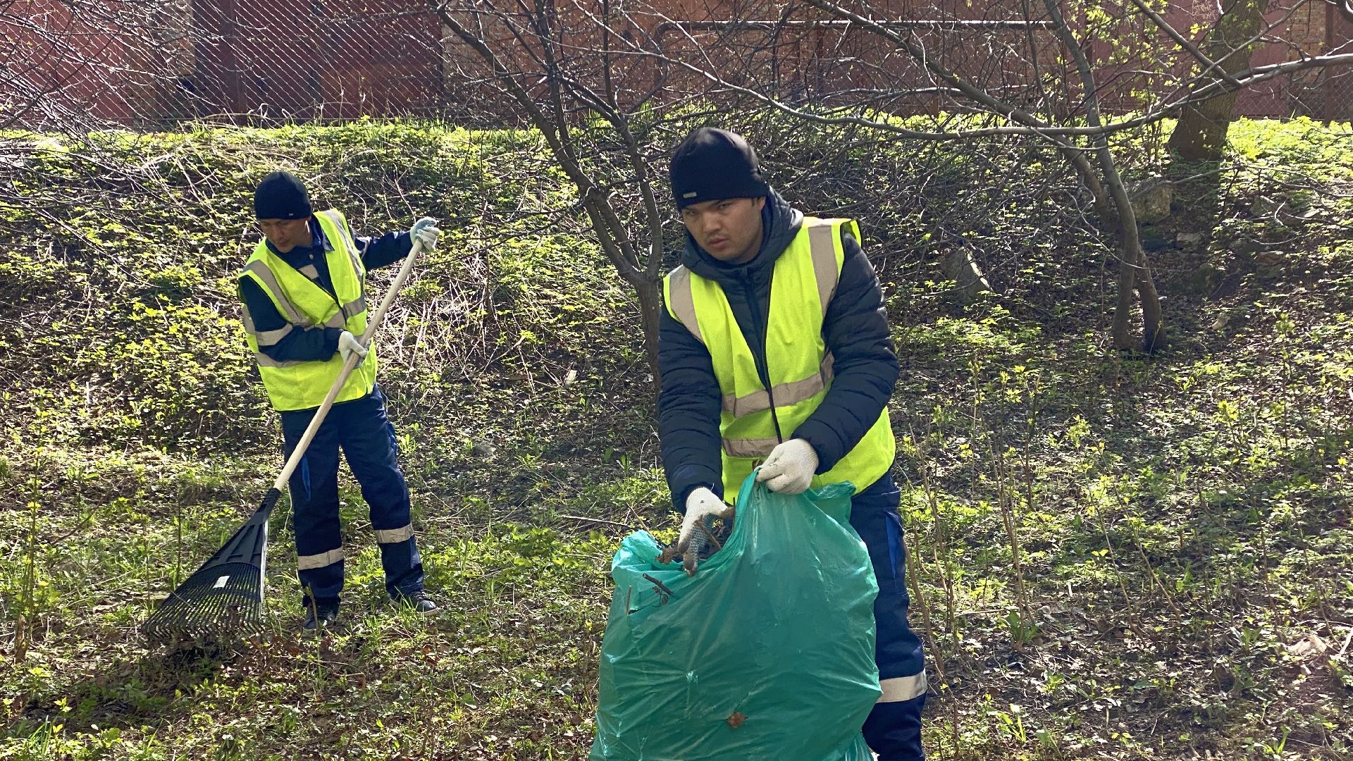 субботник, сквер, уборка города, уборка мусора, ленинский городской округ,