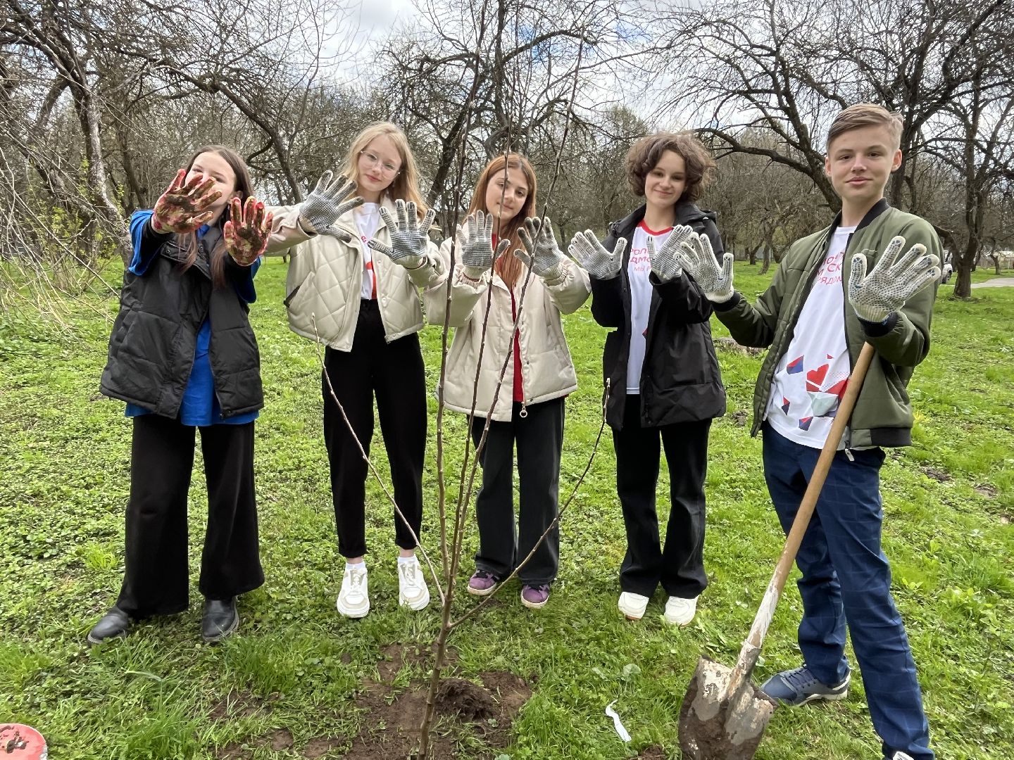 наро-фоминск, яблоневый сад, Клевое место, Субботник, Субботник юннатов, Посадка деревьев,