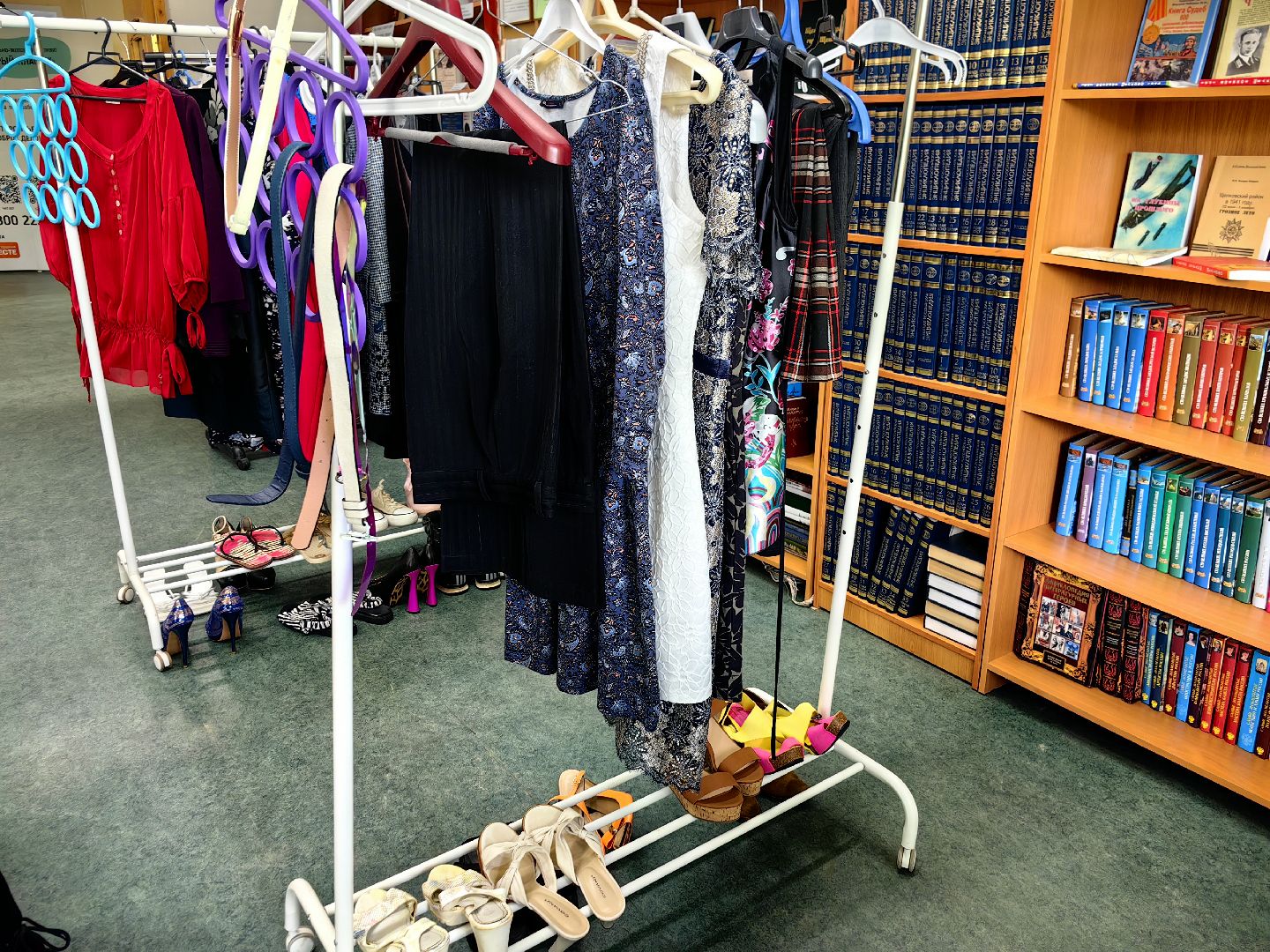 своп, обмен вещами, обмен книгами, экология,