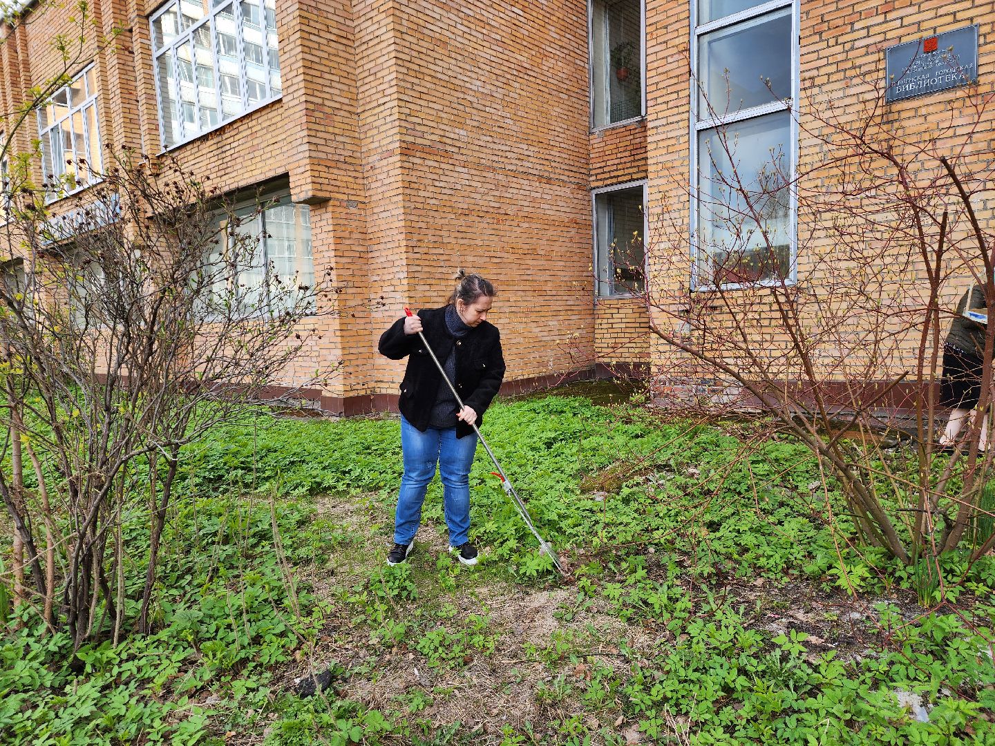 Дубна, библиотека семейного чтения, Субботник, Благоустройство, Уборка,