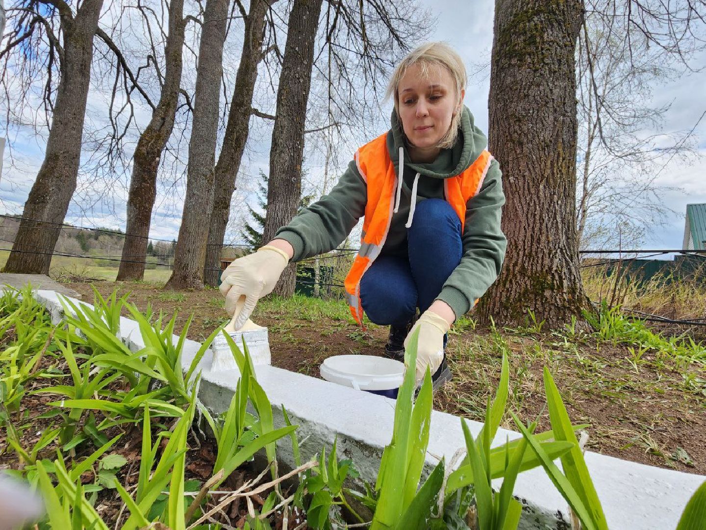 можайск, можайский городской округ, подмосковье, день победы, памятники, братское захоронение, субботник,