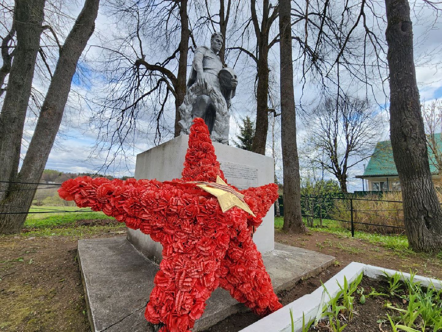 можайск, можайский городской округ, подмосковье, день победы, памятники, братское захоронение, субботник,