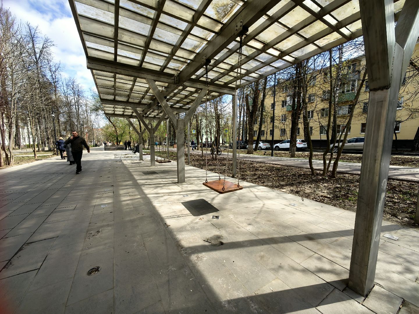 уборка тротуара, трактор, техника, месячник благосутройства,