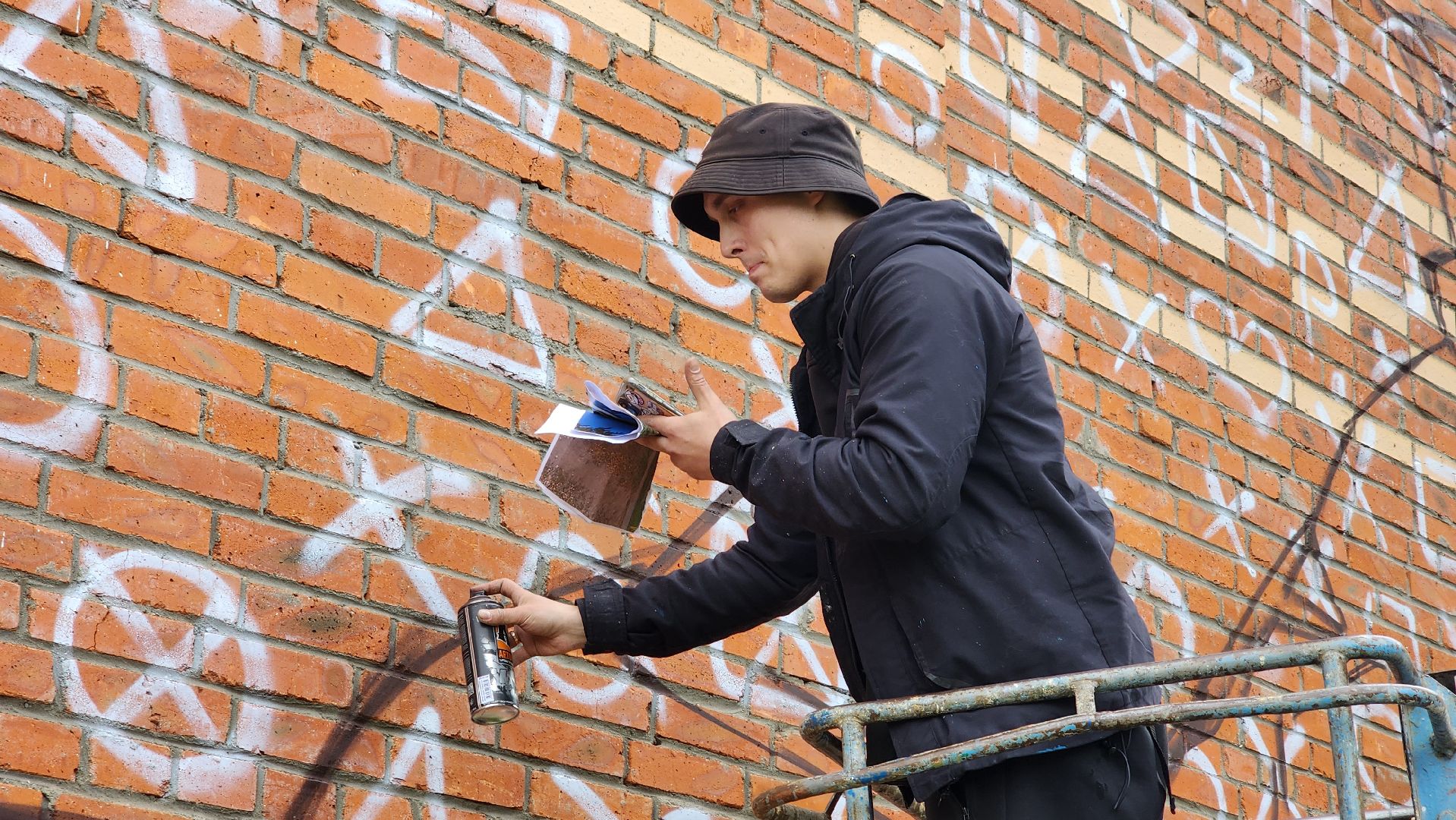 кашира, сво, мурал, стрит-арт, ангелы за моим плечом, память о погибших, граффити,