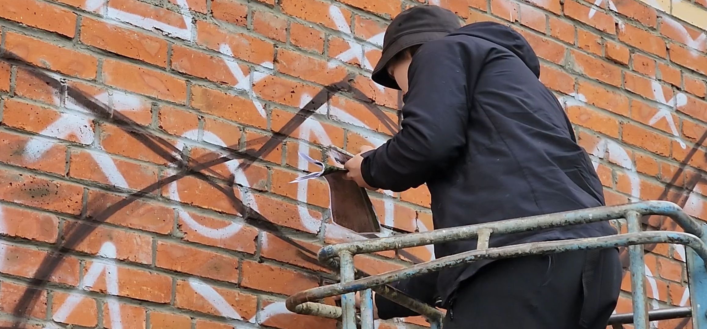 кашира, сво, мурал, стрит-арт, ангелы за моим плечом, память о погибших, граффити,