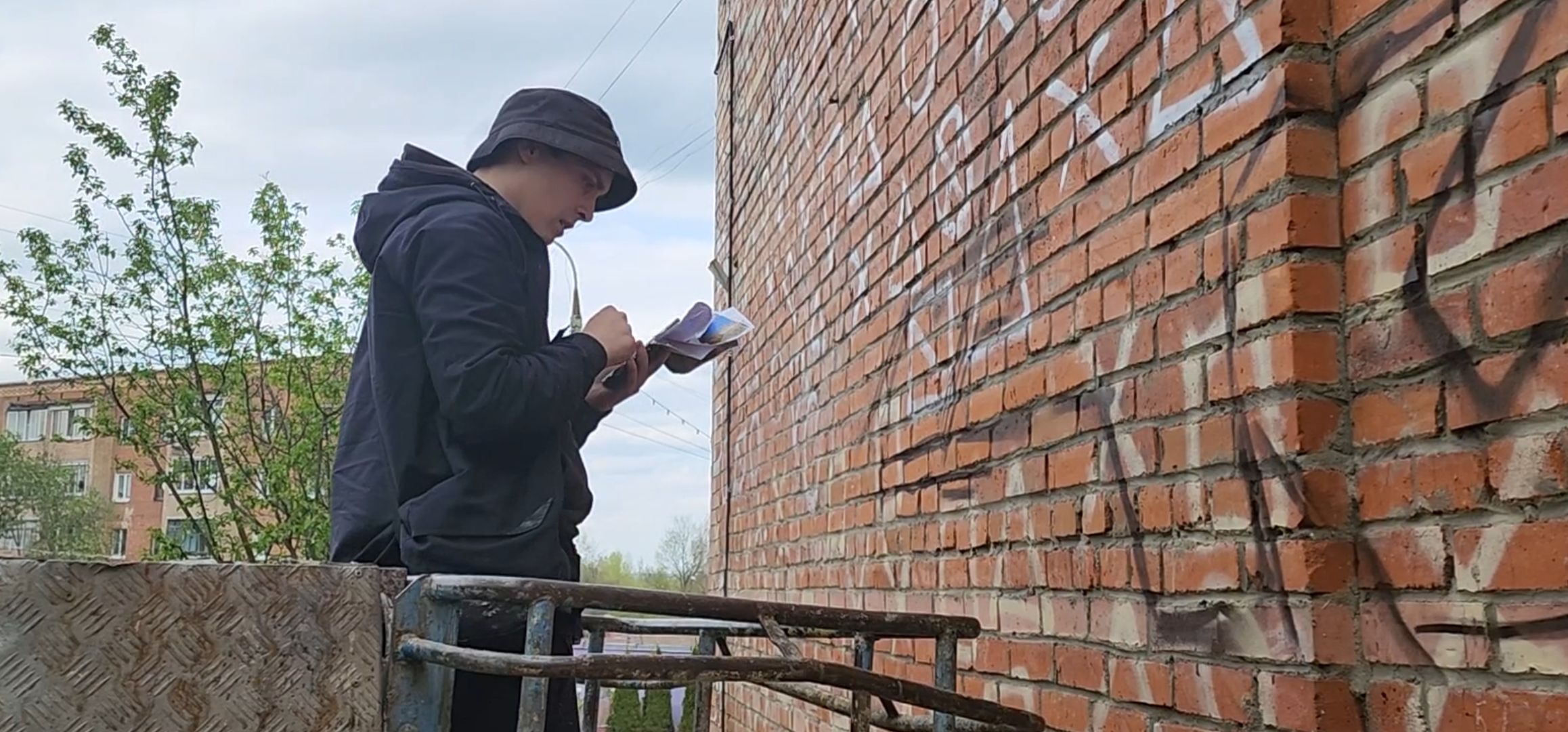 кашира, сво, мурал, стрит-арт, ангелы за моим плечом, память о погибших, граффити,