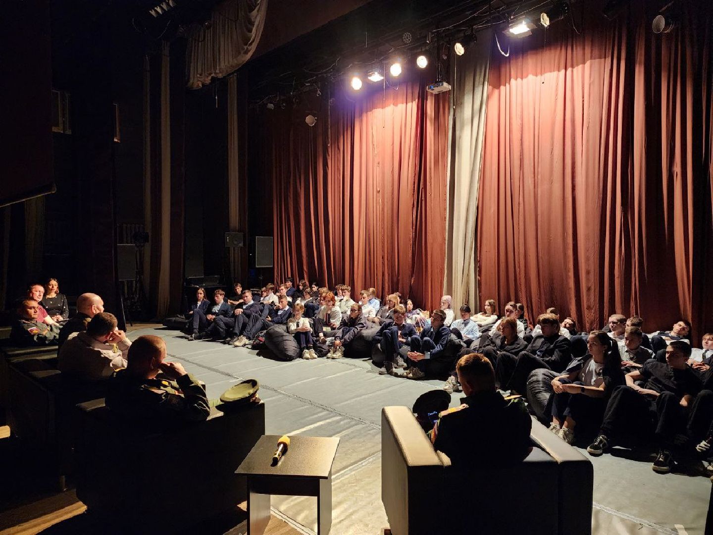 можайск, можайский городской округ, подмосковье, за закрытым занавесом, диалоги с героями, ветераны боевых действий молодежь, общество, боевой путь, истории,