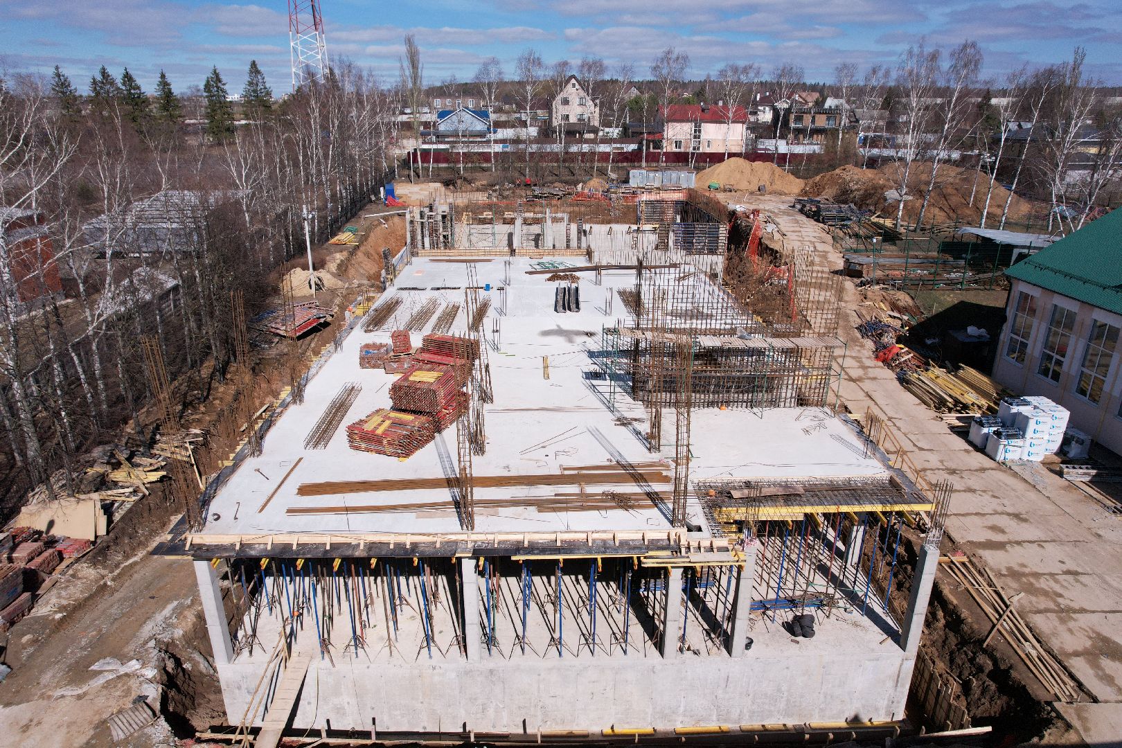 видео с коптера, школа, истра, пристройка,