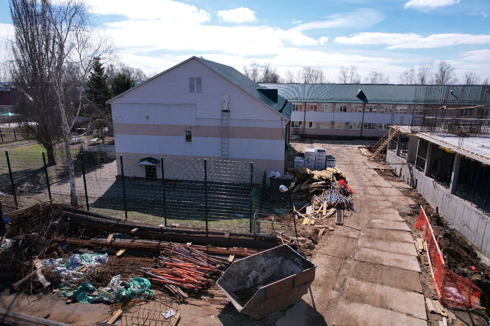 видео с коптера, школа, истра, пристройка,