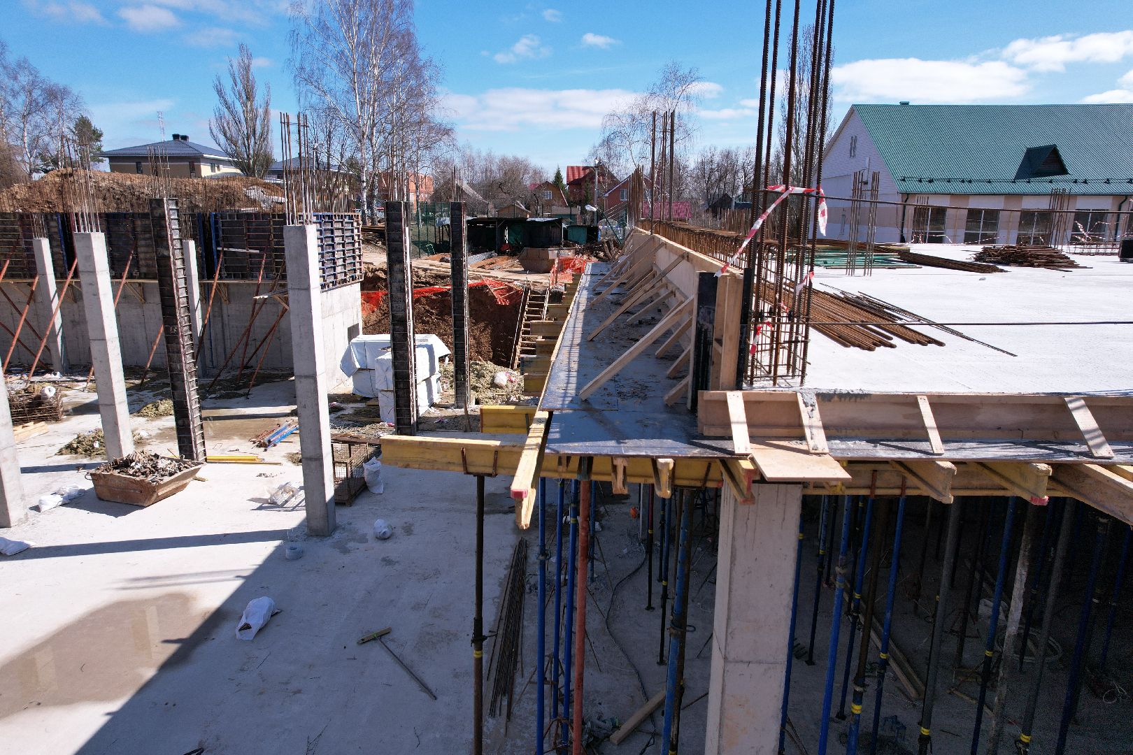 видео с коптера, школа, истра, пристройка,