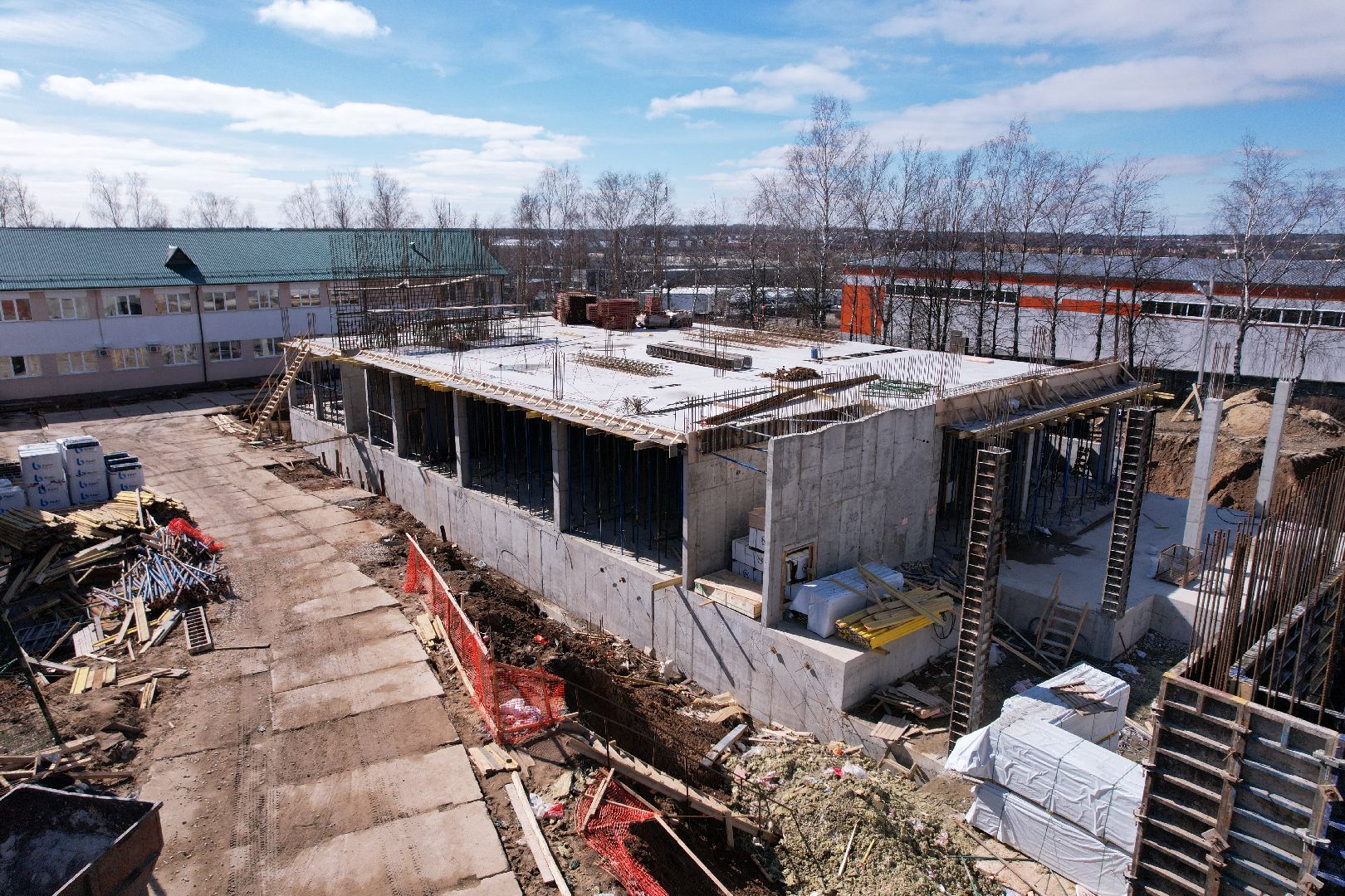 видео с коптера, школа, истра, пристройка,