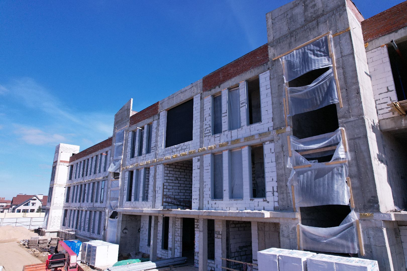 видео с коптера, истра, школа, строительство,