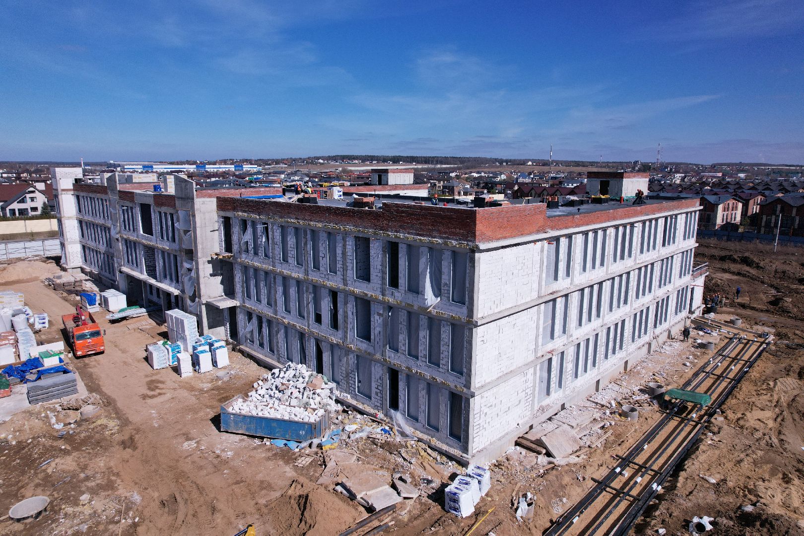 видео с коптера, истра, школа, строительство,