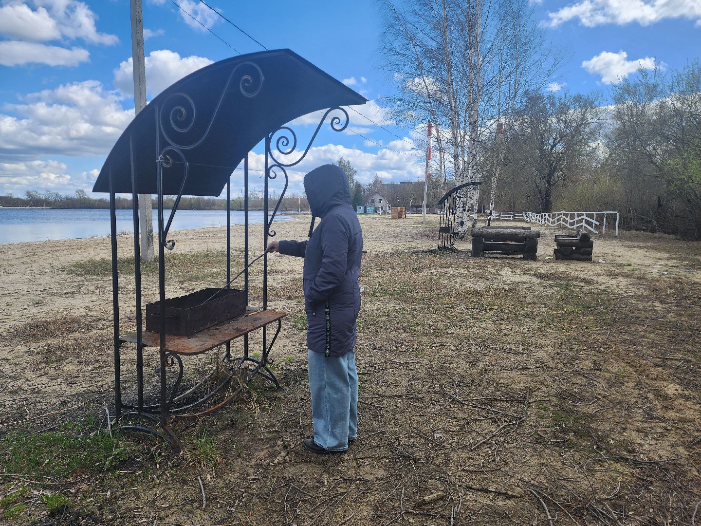 мангалы шашлыки, шатура, зона отдыха, природа, озеро, отдых на природе, отдых в подмосковье,