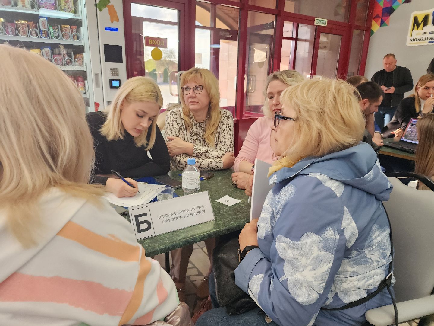 выездная администрация, тротуары, ремонт кровли,