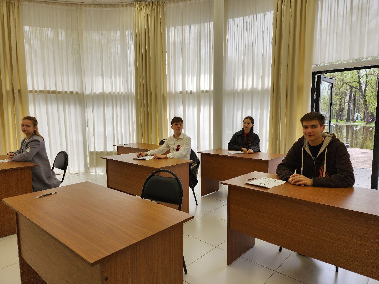 серпухов, подмосковье, диктант победы, парк имени олега степанова, МГЕР, диана алумянц,