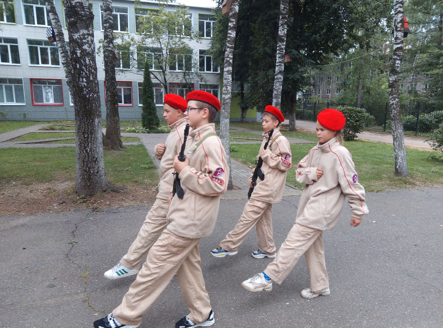 пушкино, акция, день добрых дел, акция в городском парке, школьники,