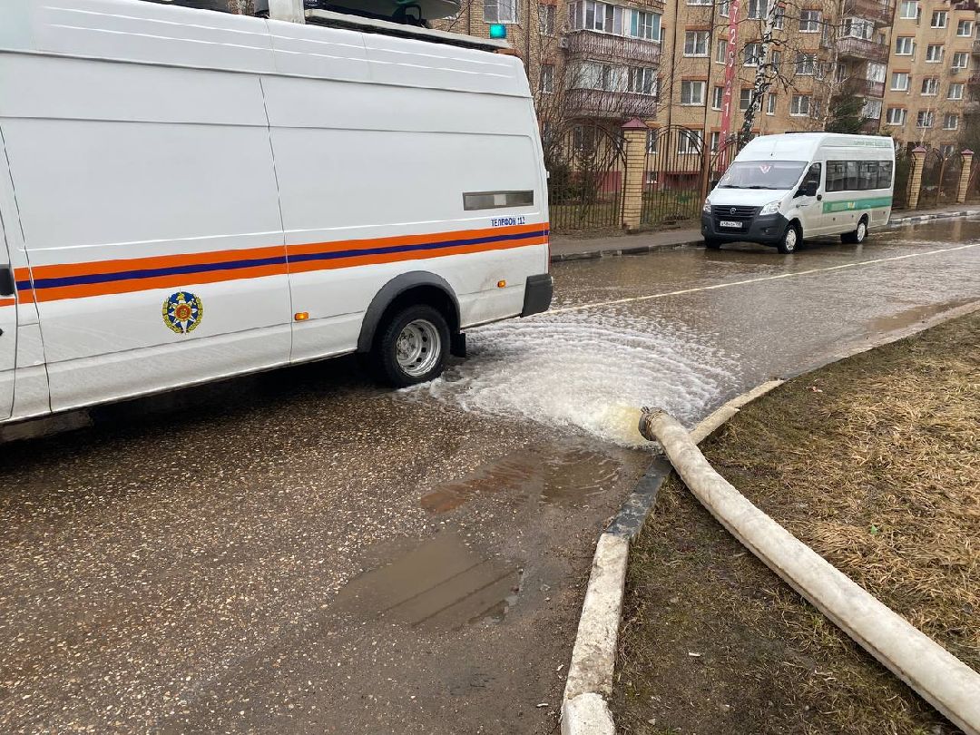 Звенигород, Одинцово, авария, потоп, МЧС, Пожарные, Гражданская защита, новостройка, половодье, затопление