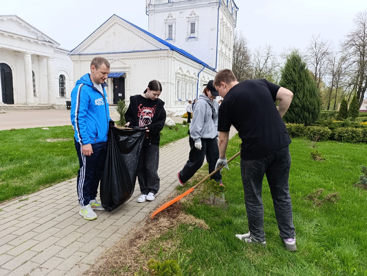 Бронницы, День добрых дел, Храмовый комплекс Бронницы, Уборка территорий,