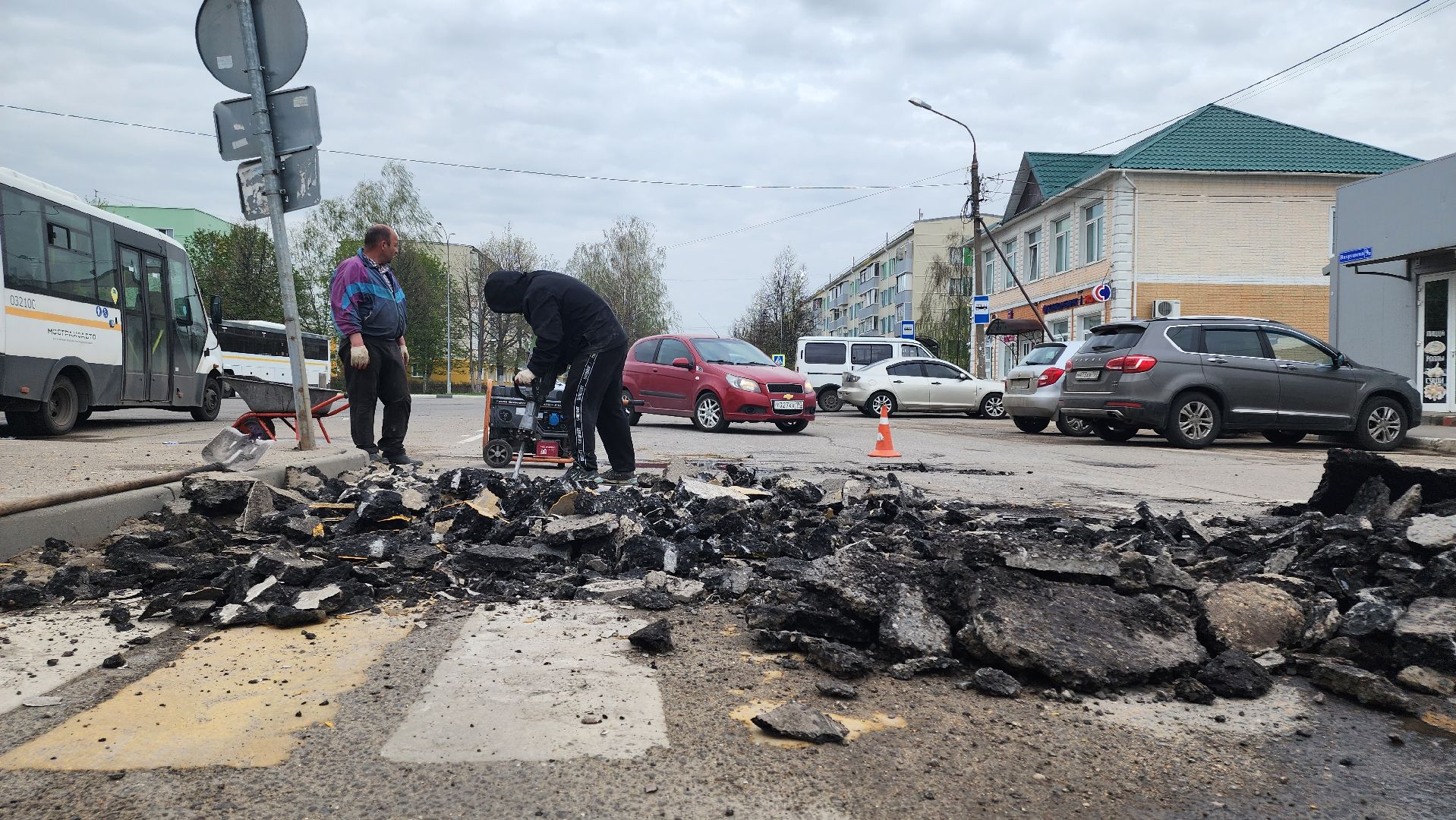 кашира, улица вахрушева, ямочный ремонт, ремонт дорог, асфальт, асфальтовое покрытие,