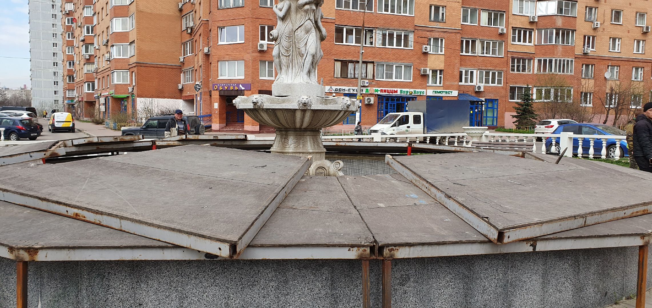 пуск фонтана, проверка работоспособности, регламентные работы,