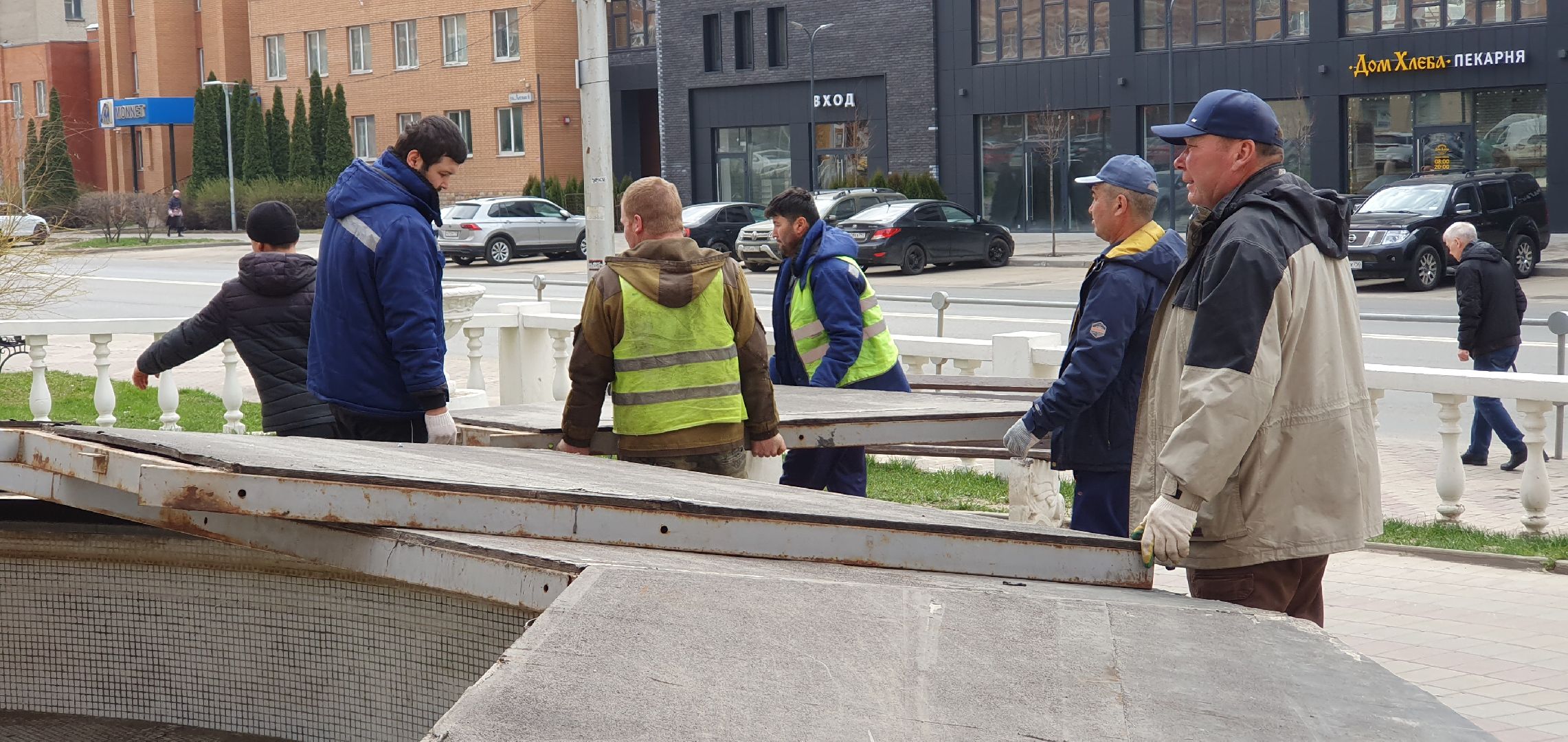 пуск фонтана, проверка работоспособности, регламентные работы,