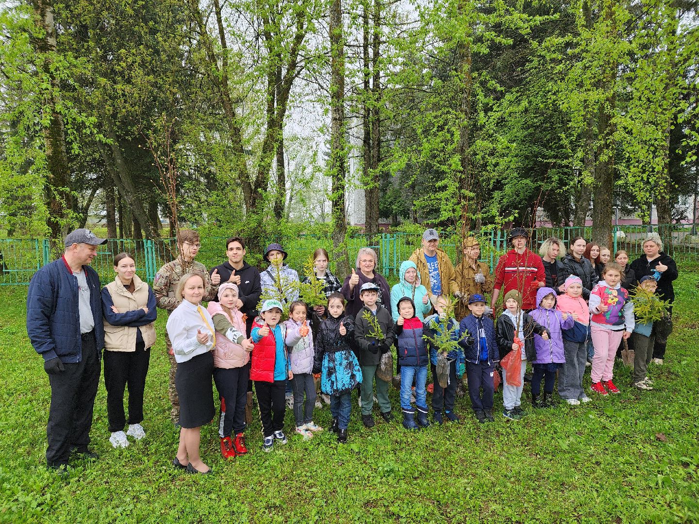 воскресенск, день добрых дел, деревья, школьники,