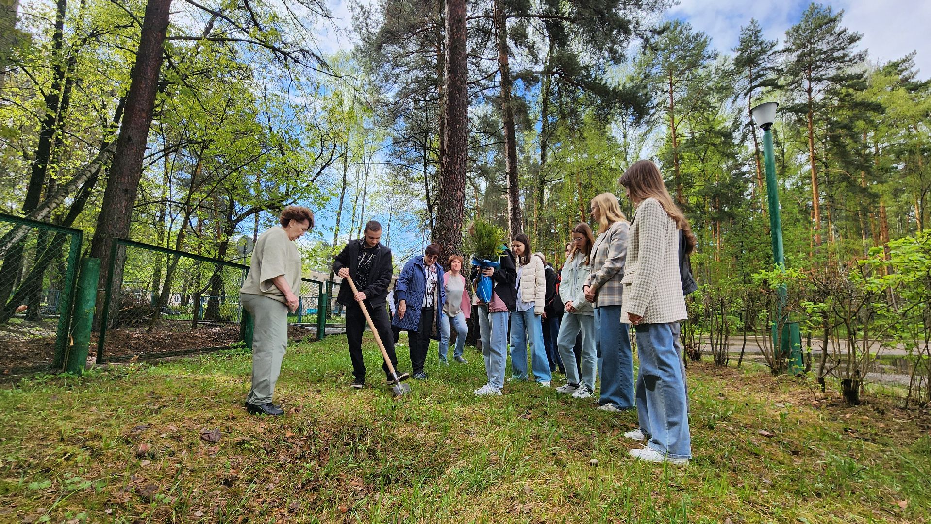 ддд, день добрых дел, протвино, посадка деревьев, лицей2, дети,