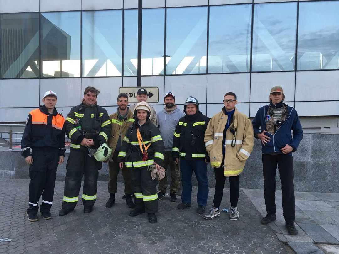 Врач, пожарные