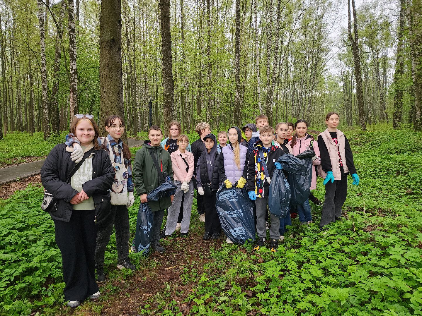 День добрых дел, уборка общественных территорий, школьники, Ногинск, Богородский городской округ,