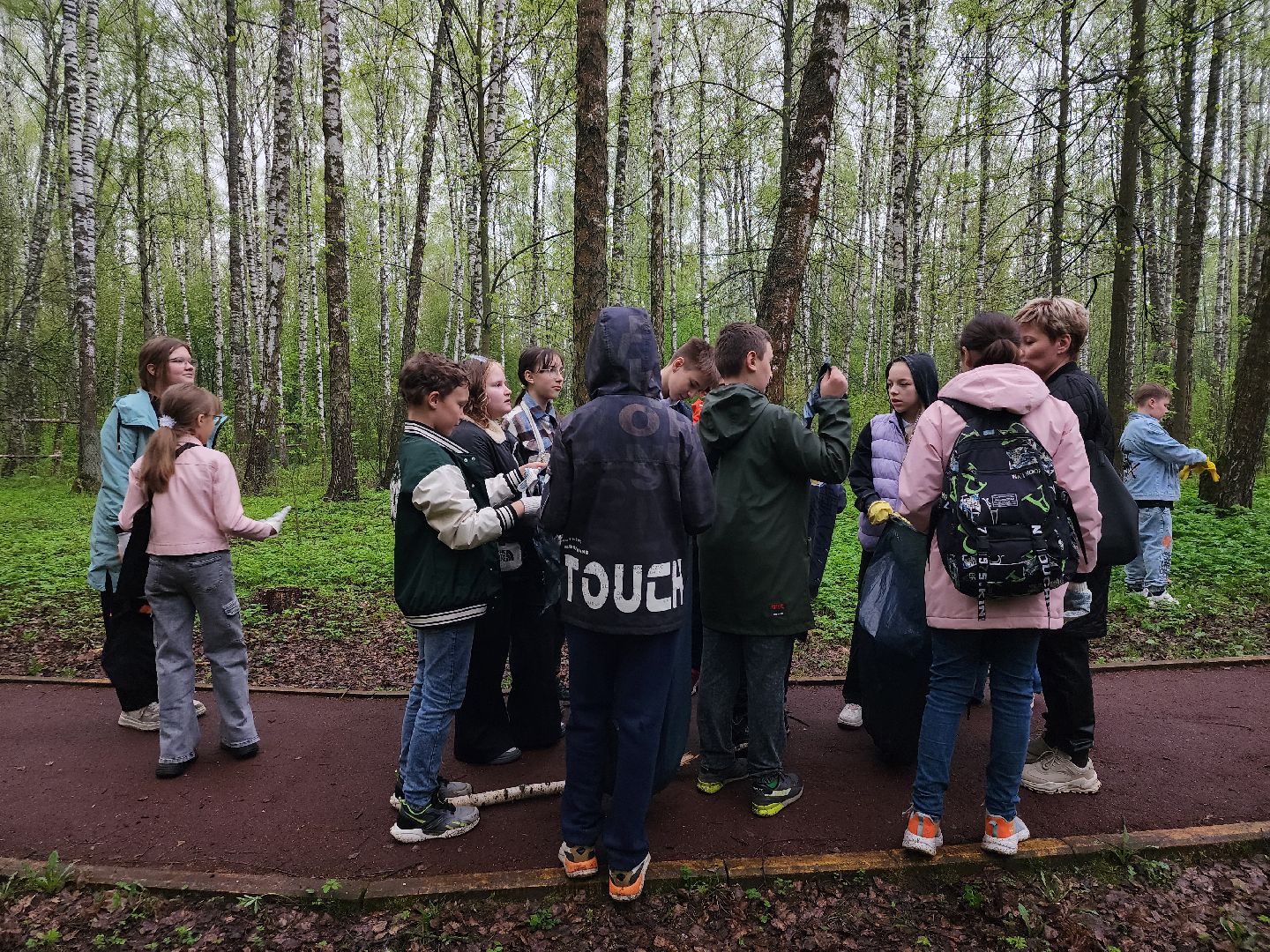 День добрых дел, уборка общественных территорий, школьники, Ногинск, Богородский городской округ,