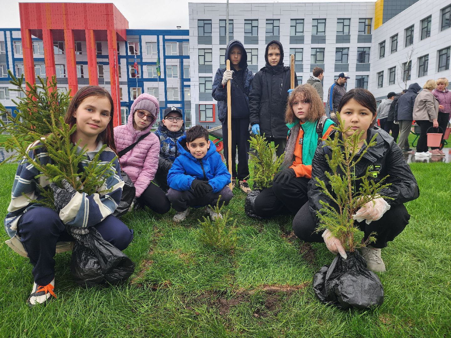 день добрых дел, шатура, лицей перспектива, елки, высадка деревьев, областная акция,