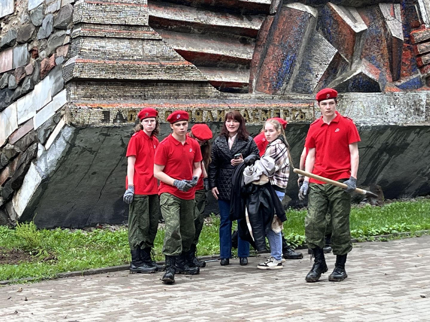 наро-фоминск, день добрых дел, роман шамнэ, наро-фоминский городской округ, дети Донбасса, Сирень, аллея памяти,