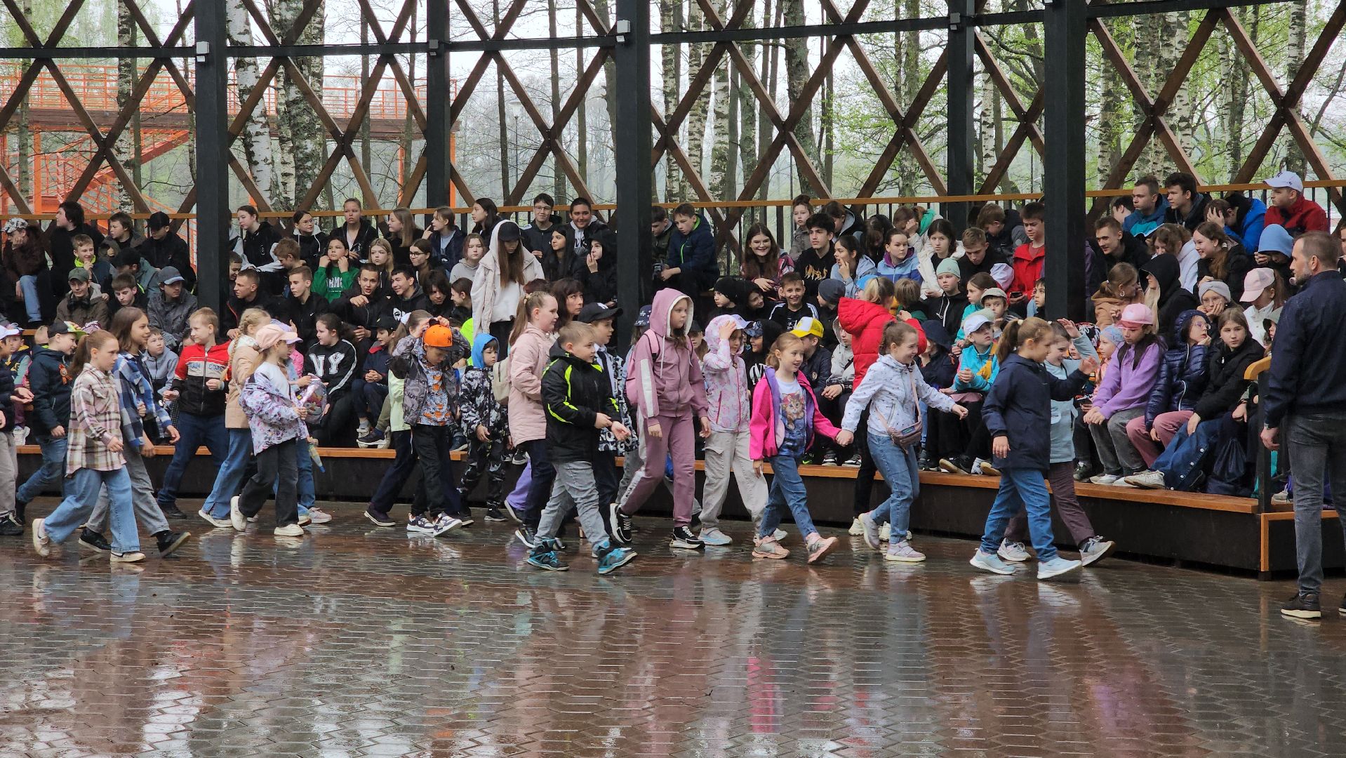 субботник, егорьевск, парк, парк 200 лет егорьевску, деревья, чебурашка, гена, шапокляк, чай, пирожки,