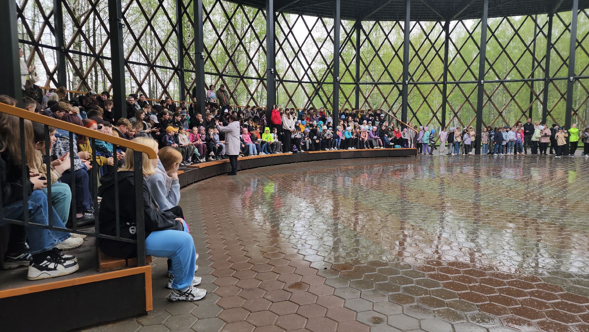 субботник, егорьевск, парк, парк 200 лет егорьевску, деревья, чебурашка, гена, шапокляк, чай, пирожки,