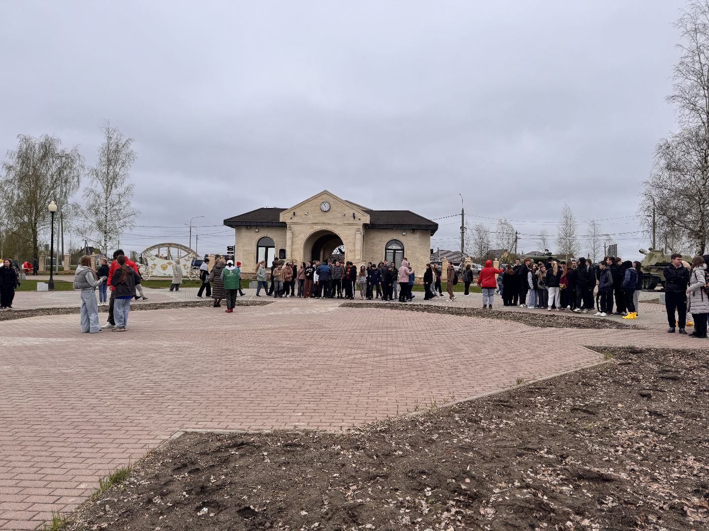 шаховская, день добрых дел, высадка деревьев, акция, акция в городском парке,