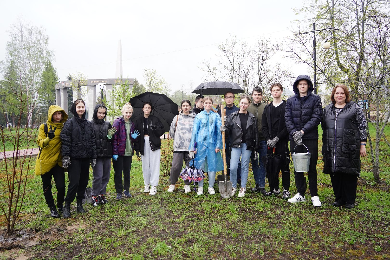 общеобластной субботник, день добрых дел, озеро Юбилейное, Рошаль, рошальский лицей, Большая Шатура, парк Крестов брод, озеленение,