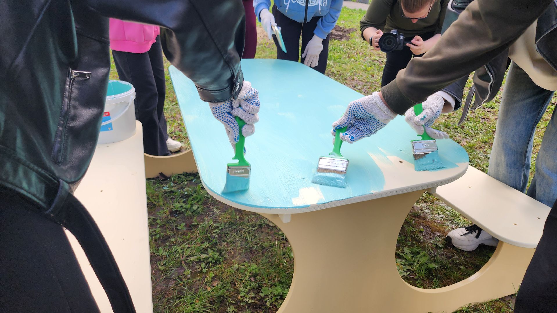 кашира, день добрых дел, скамья дружбы, министерство благоустройства, городской парк, благотворительная акция,