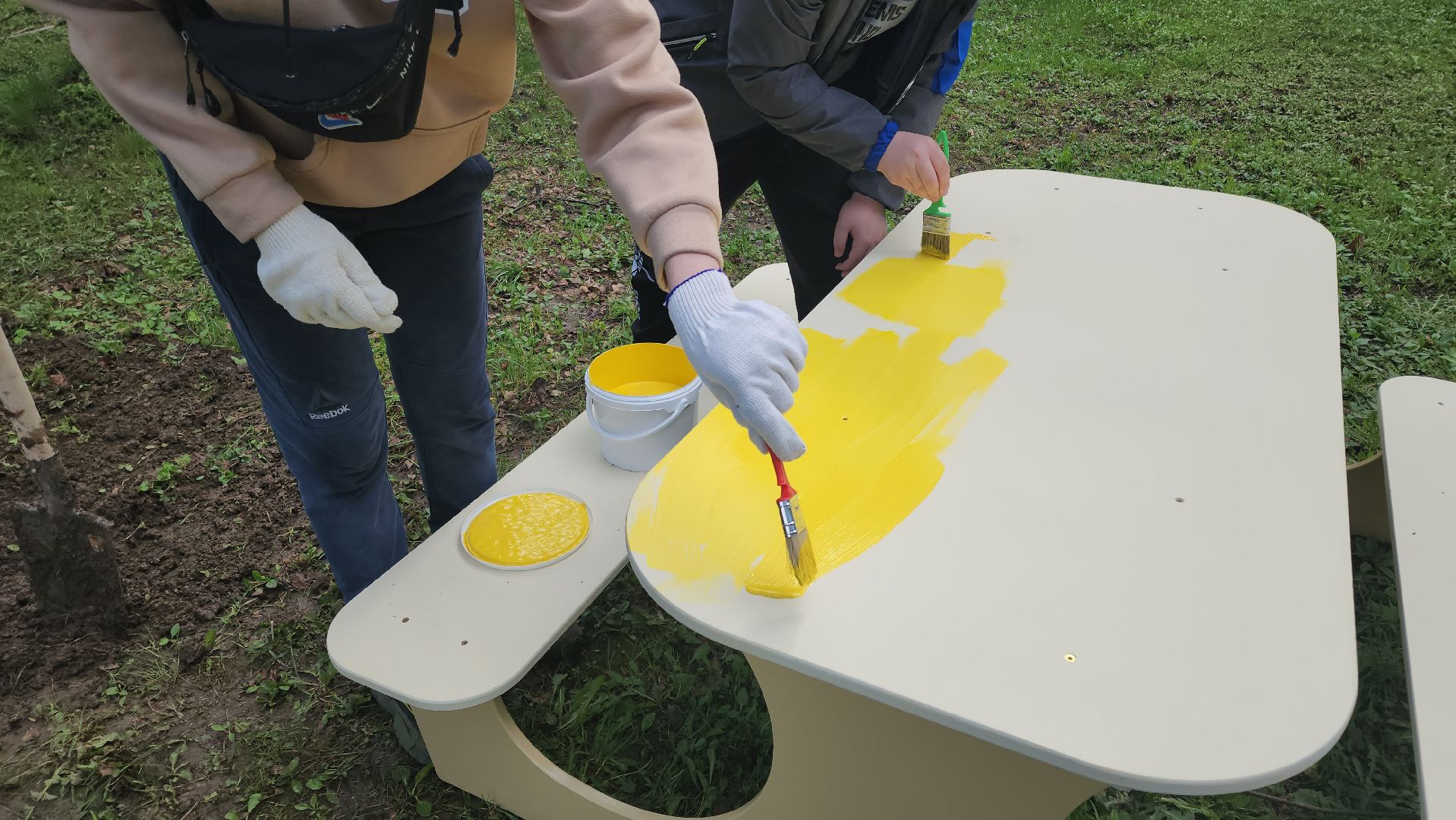 кашира, день добрых дел, скамья дружбы, министерство благоустройства, городской парк, благотворительная акция,